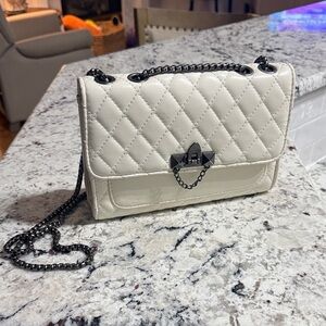 Elegant Cream Quilted Chain Bag